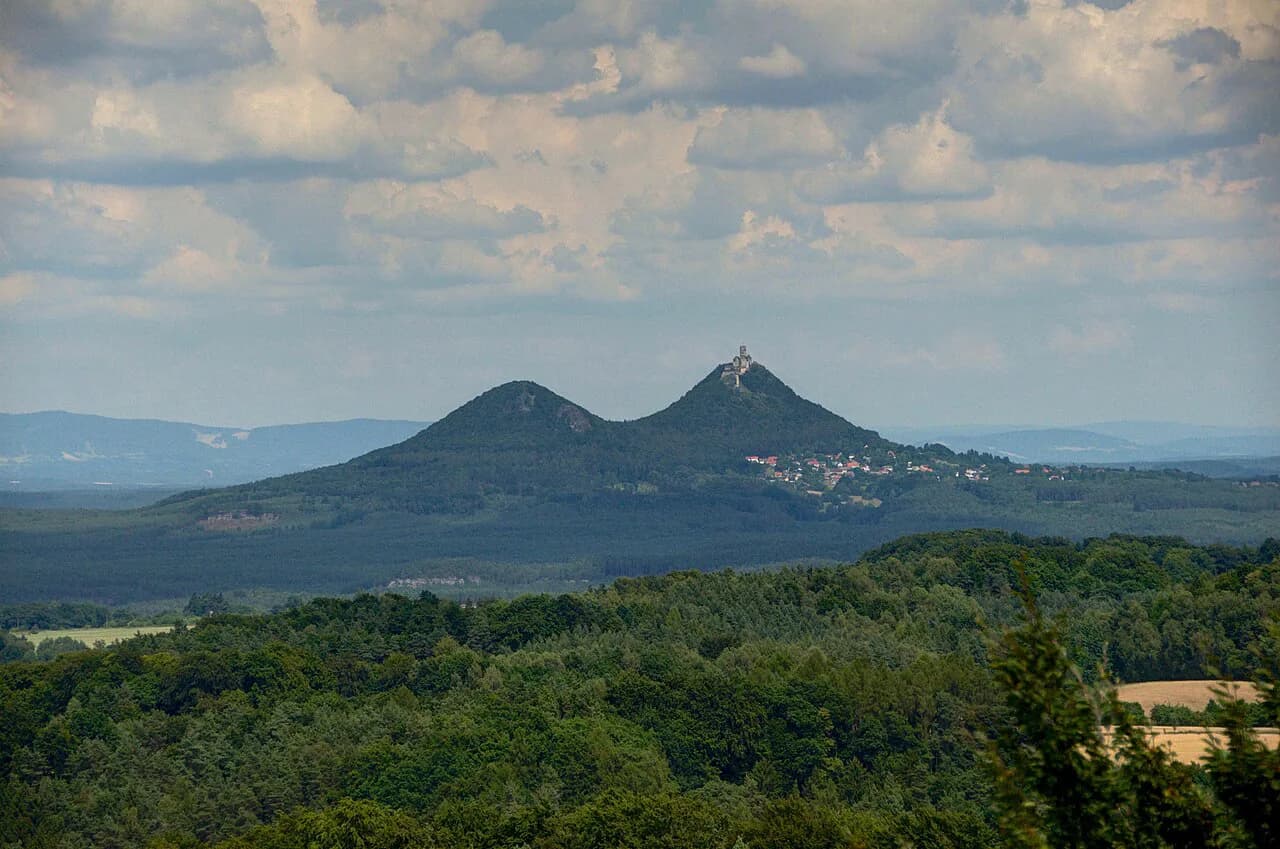 Bezděz Castle: Gothic Hilltop Ruin, Tours and What to See