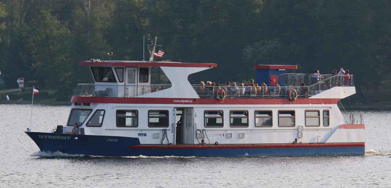 Brno Reservoir: Getting There, Boat Trips and Veveří Castle