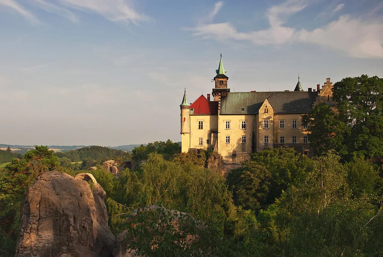 Hrubá Skála: Chateau on the Rocks of Český ráj