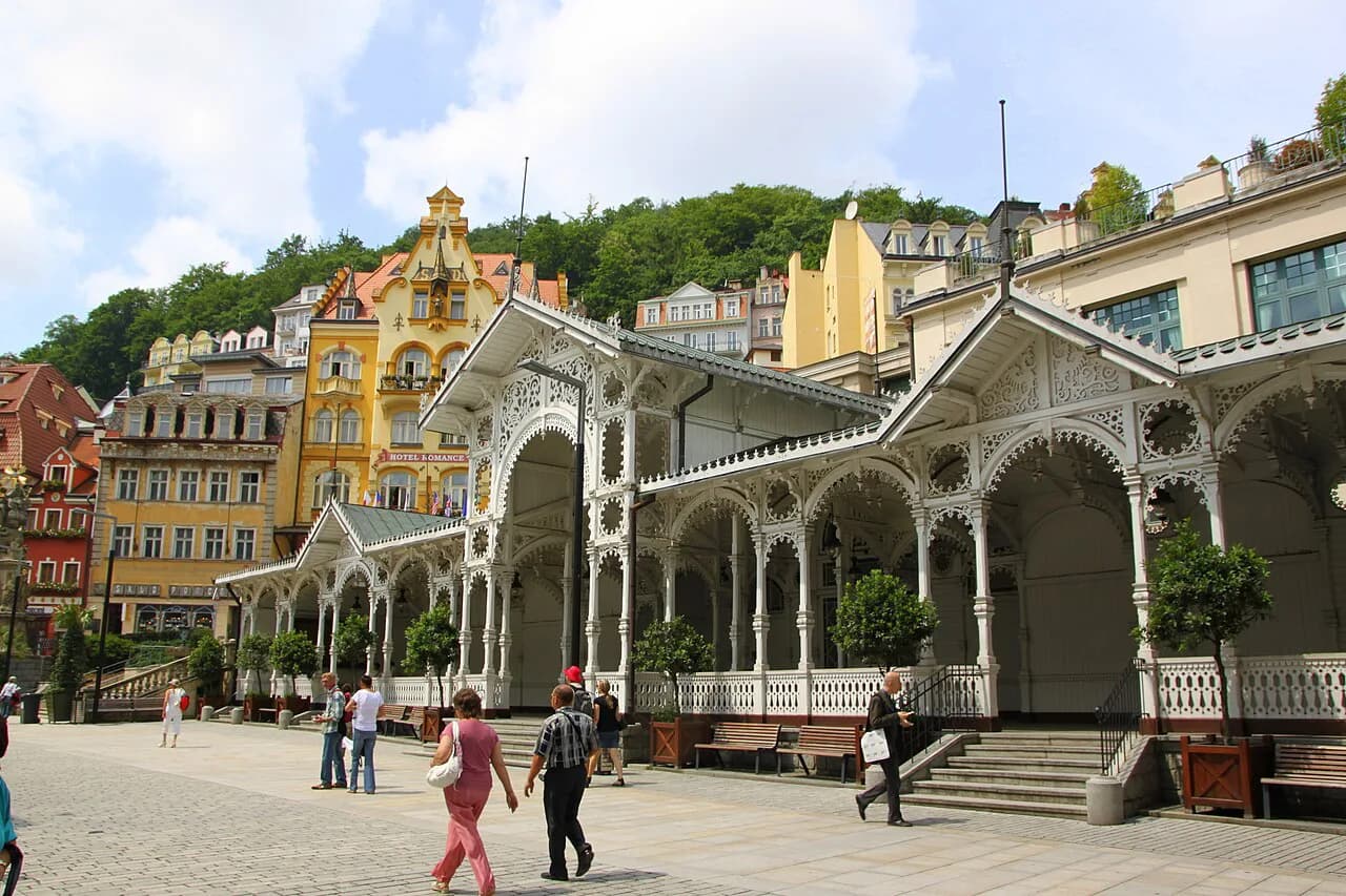 Karlovy Vary Tours: Walking Tours, Castle Tower, Moser and Becherovka