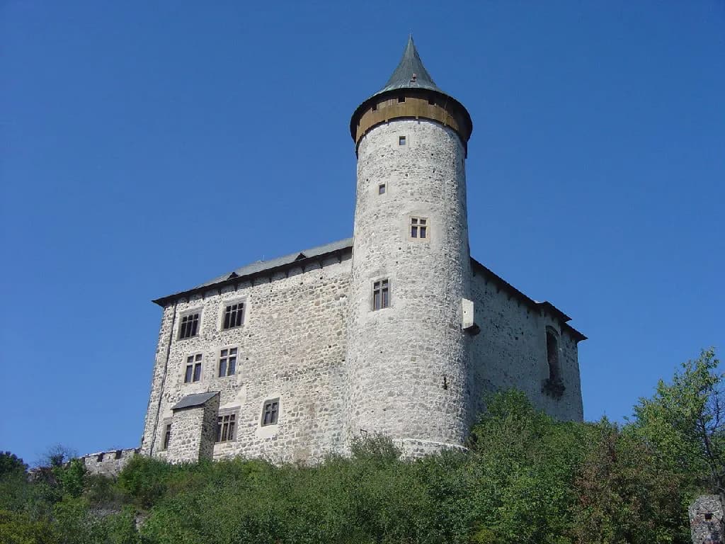 Kunětická Hora Castle: Tours, Opening Season and How to Visit