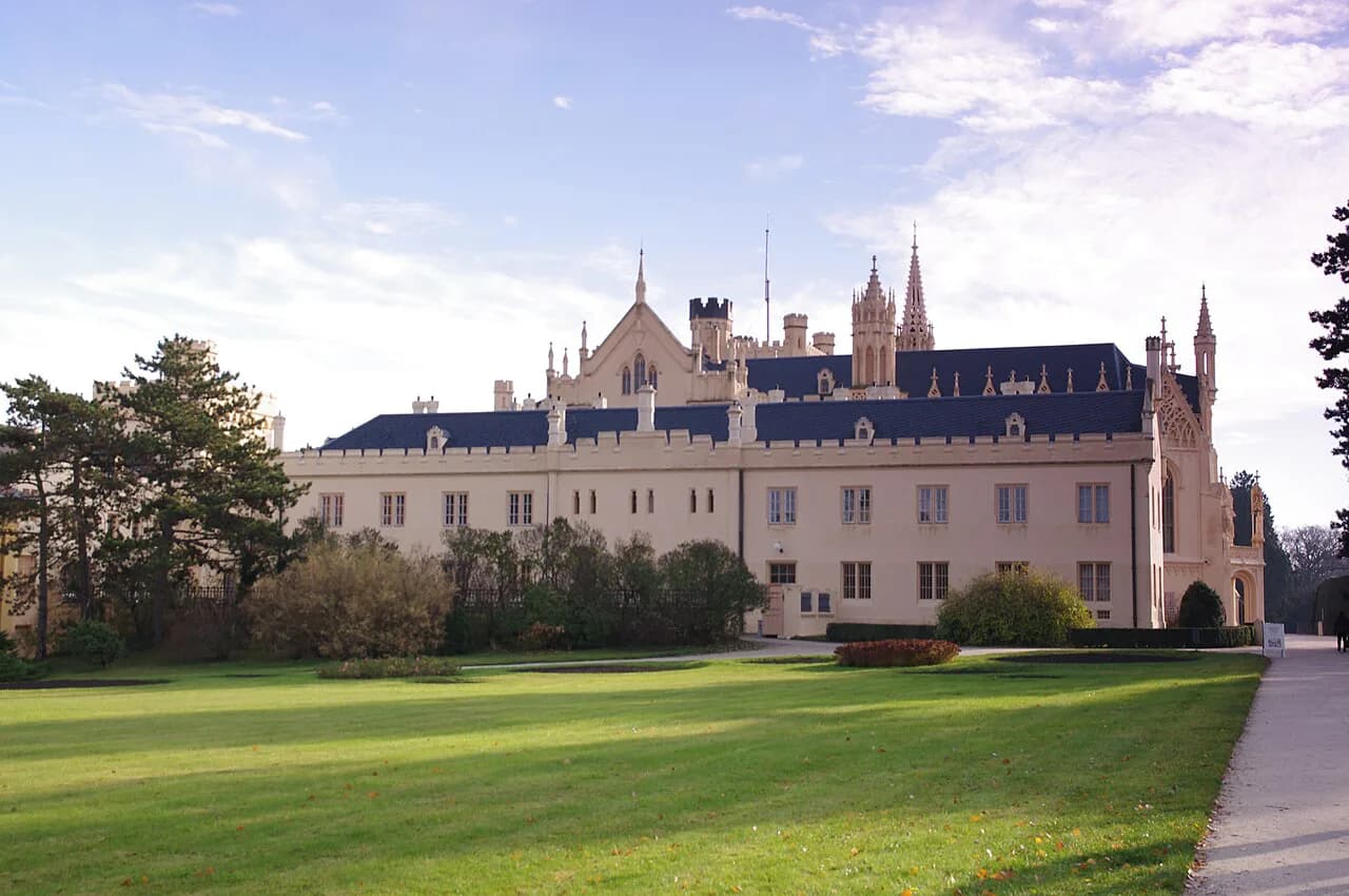 Lednice Castle: Tour Circuits, Tickets and the Estate Around It