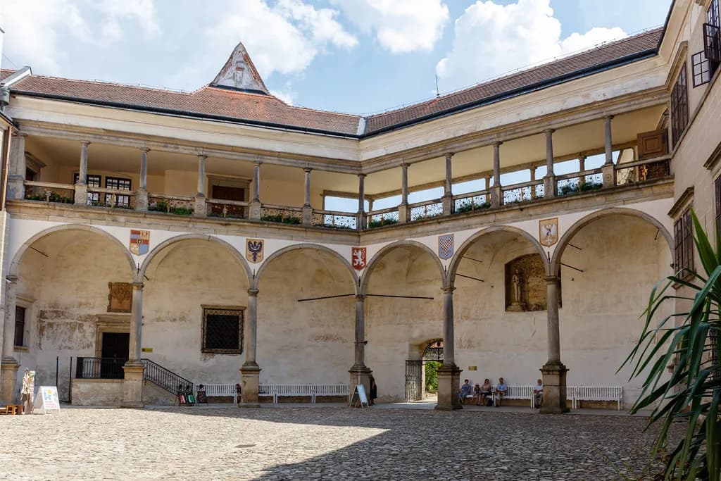 Telč Chateau: Tour Circuits, Tickets and What You'll See