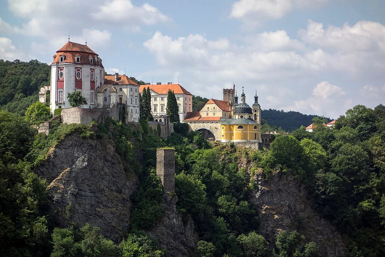 Vranov nad Dyjí Chateau: Baroque Interiors and How to Visit