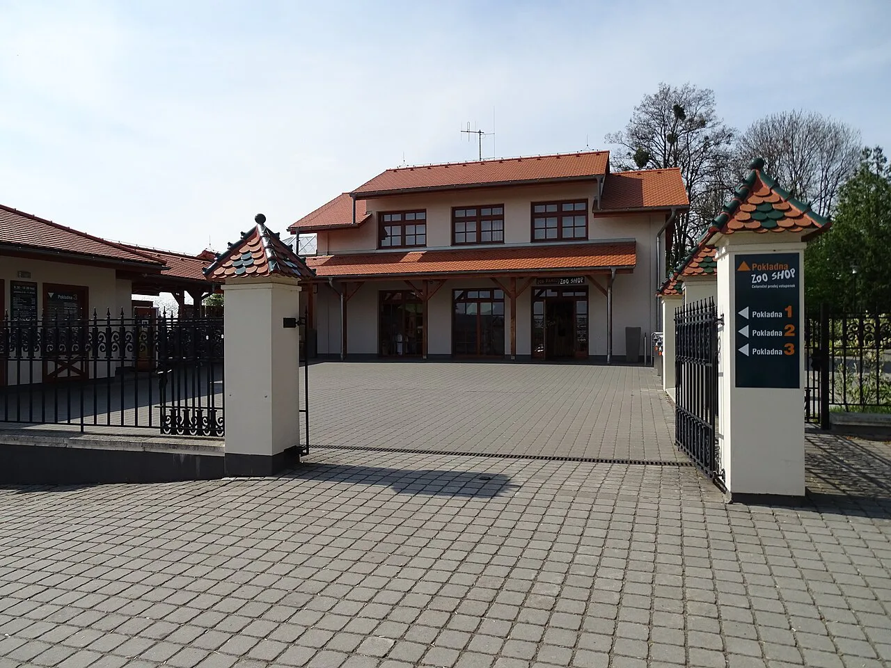 The main entrance to Zoo Zlín-Lešná.