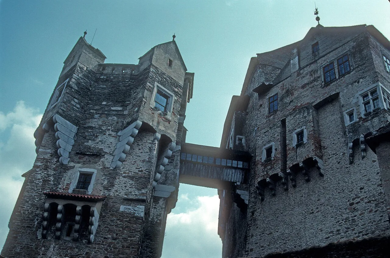 The covered bridge between towers at Pernštejn Castle.