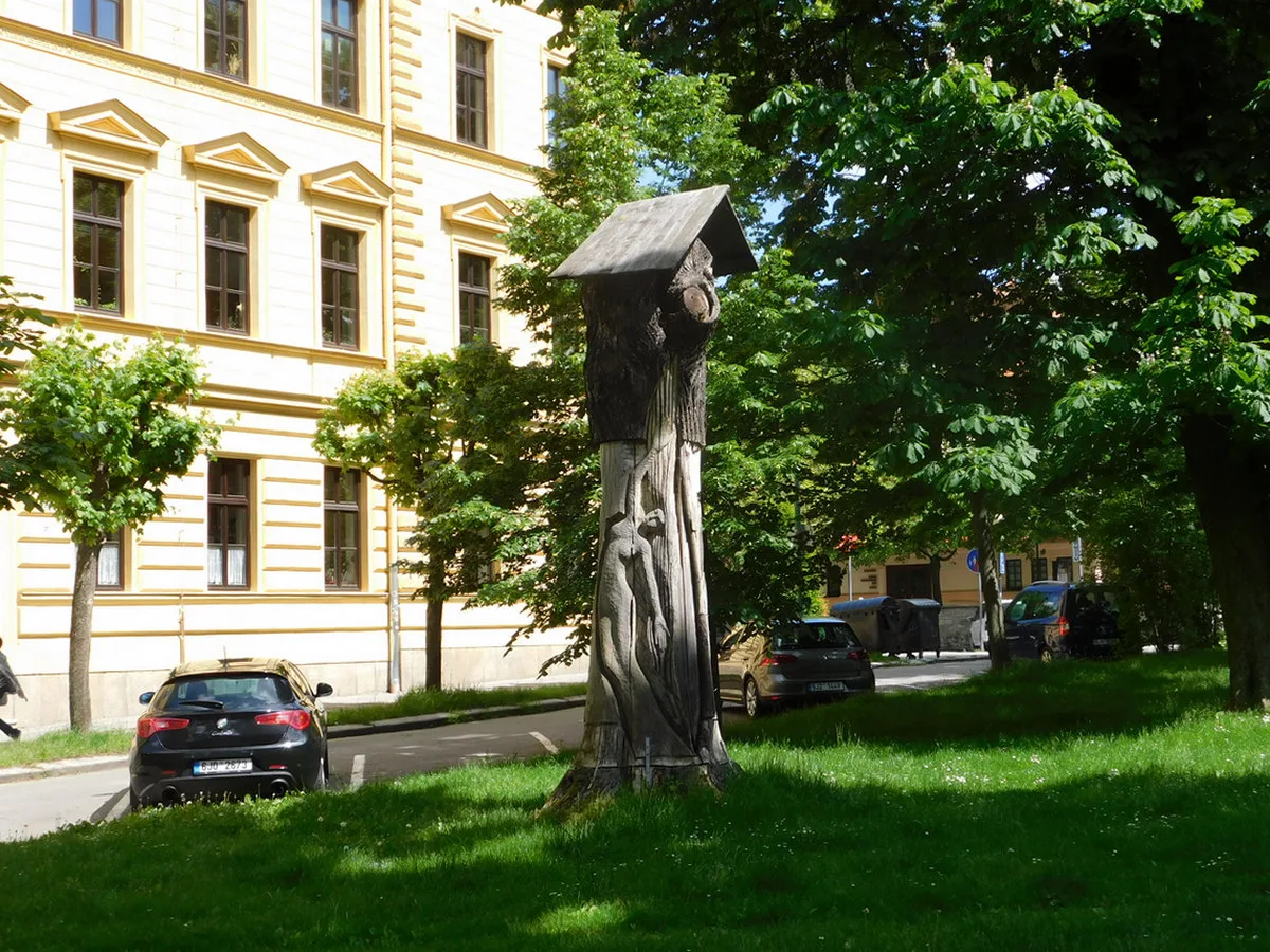 A wooden sculpture in Smetanovy sady park in Jihlava.
