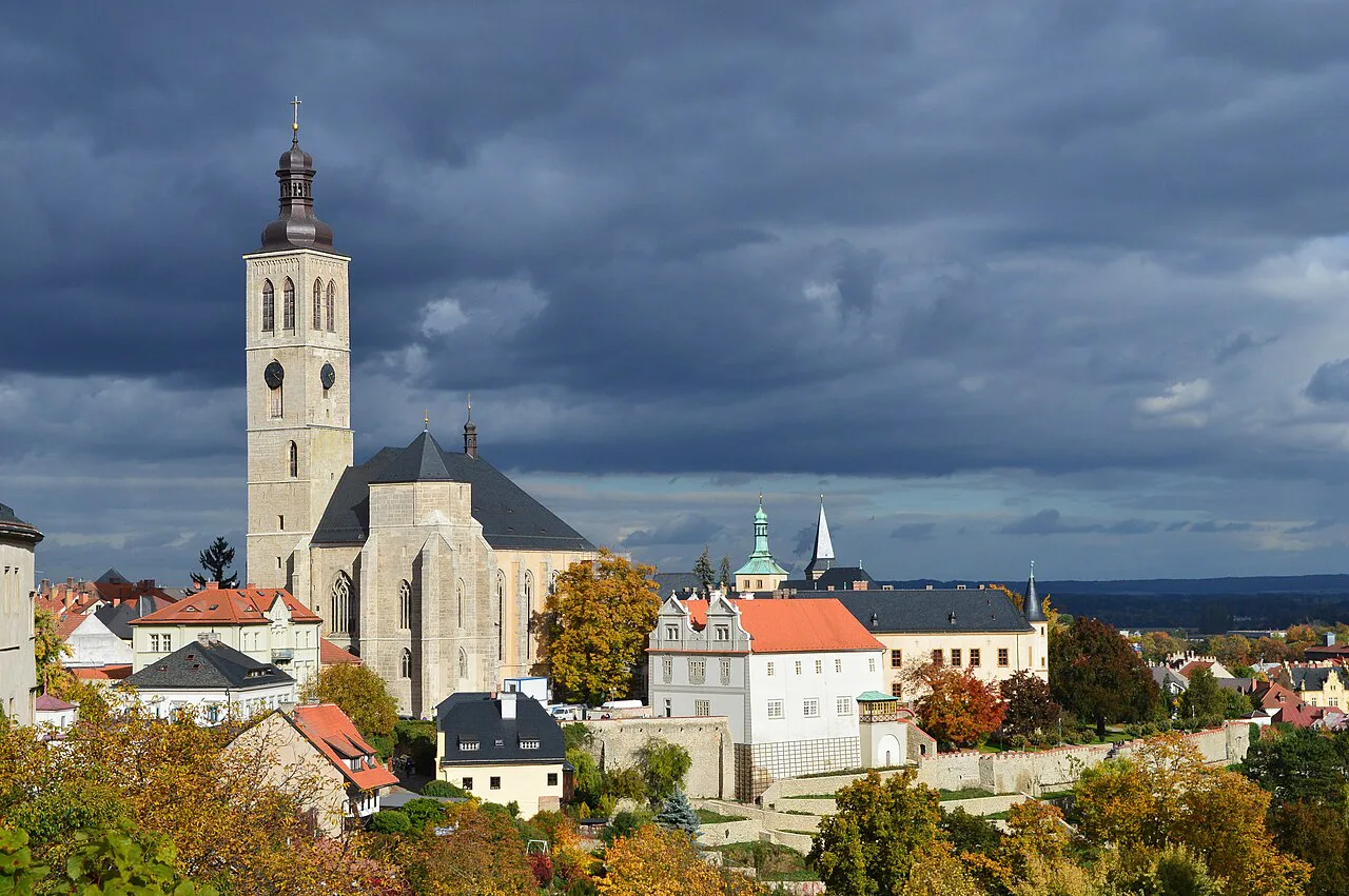 The Church of St. James above the rooftops of Kutná Hora.